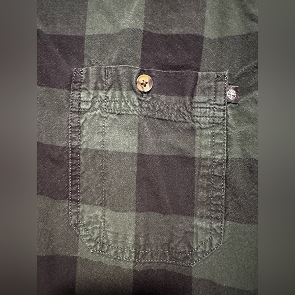 Timberland Flannel Men’s Medium Green and Black Heavyweight Plaid Button down. - Picture 11 of 12